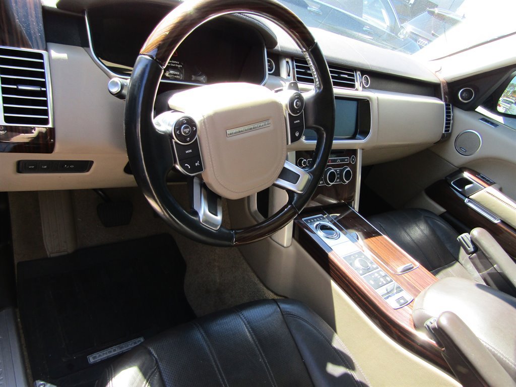 Used 2017 Land Rover Range Rover HSE AWD/4WD image 9