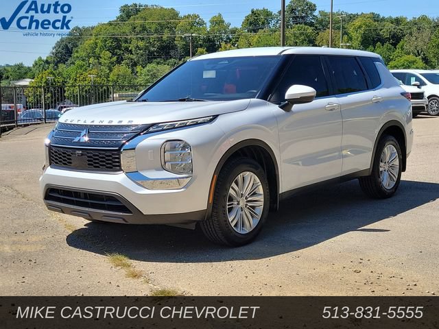 Used 2024 Mitsubishi Outlander ES AWD/4WD image 1
