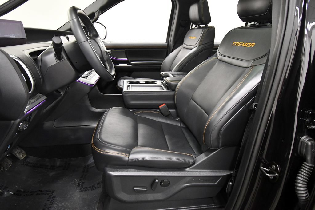 Used 2025 Ford Expedition Tremor AWD/4WD image 15