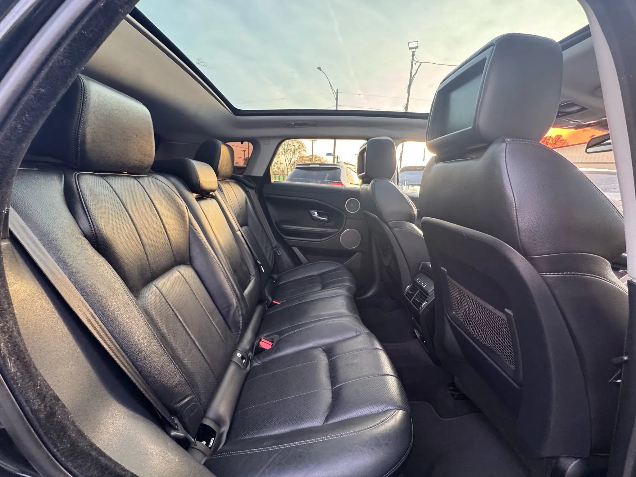 Used 2016 Land Rover Range Rover Evoque SE AWD/4WD image 21