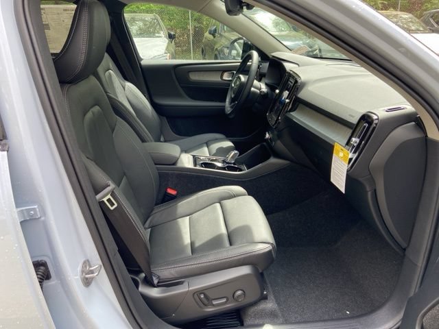 New 2026 Volvo XC40 B5 Plus w/ Climate Package AWD/4WD image 16