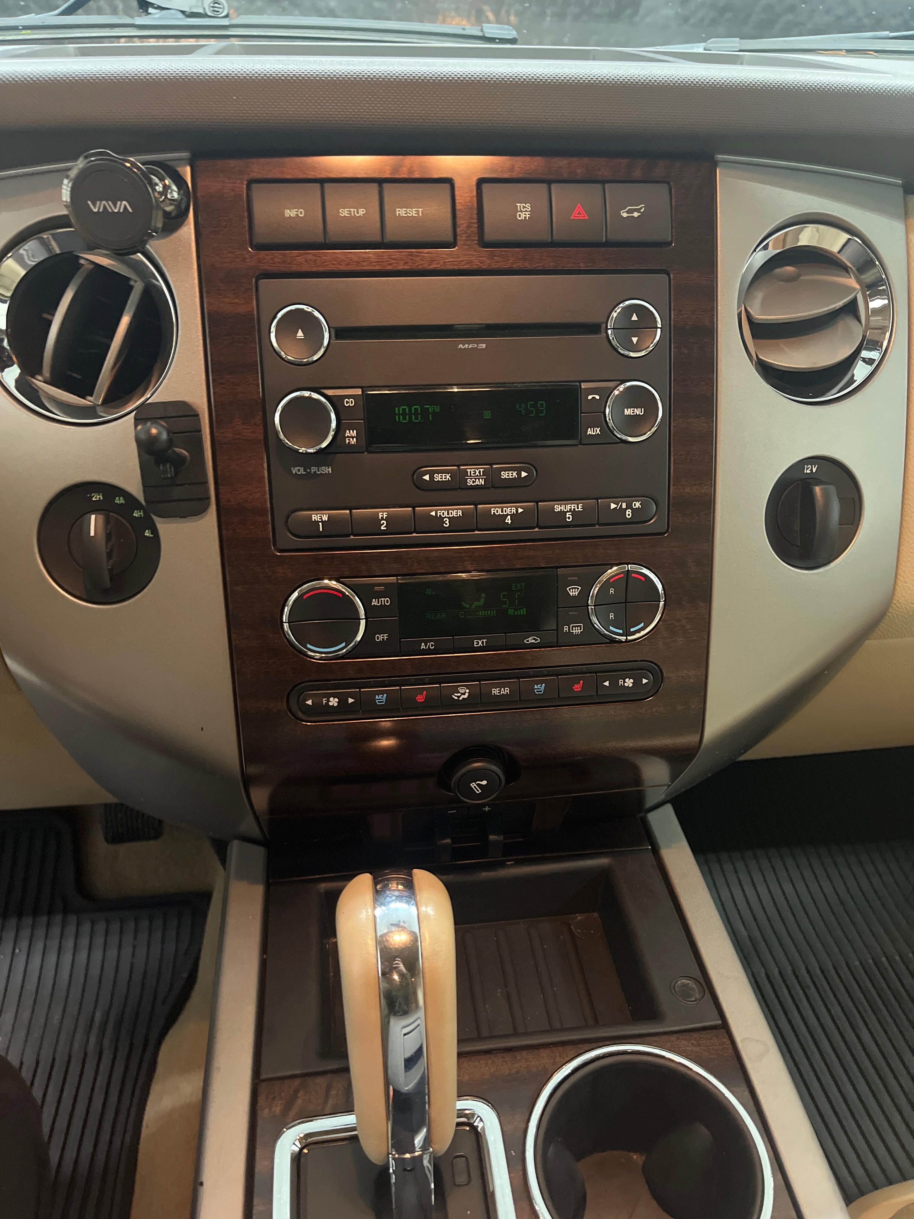 Used 2014 Ford Expedition EL XLT w/ Equipment Group 202A image 14