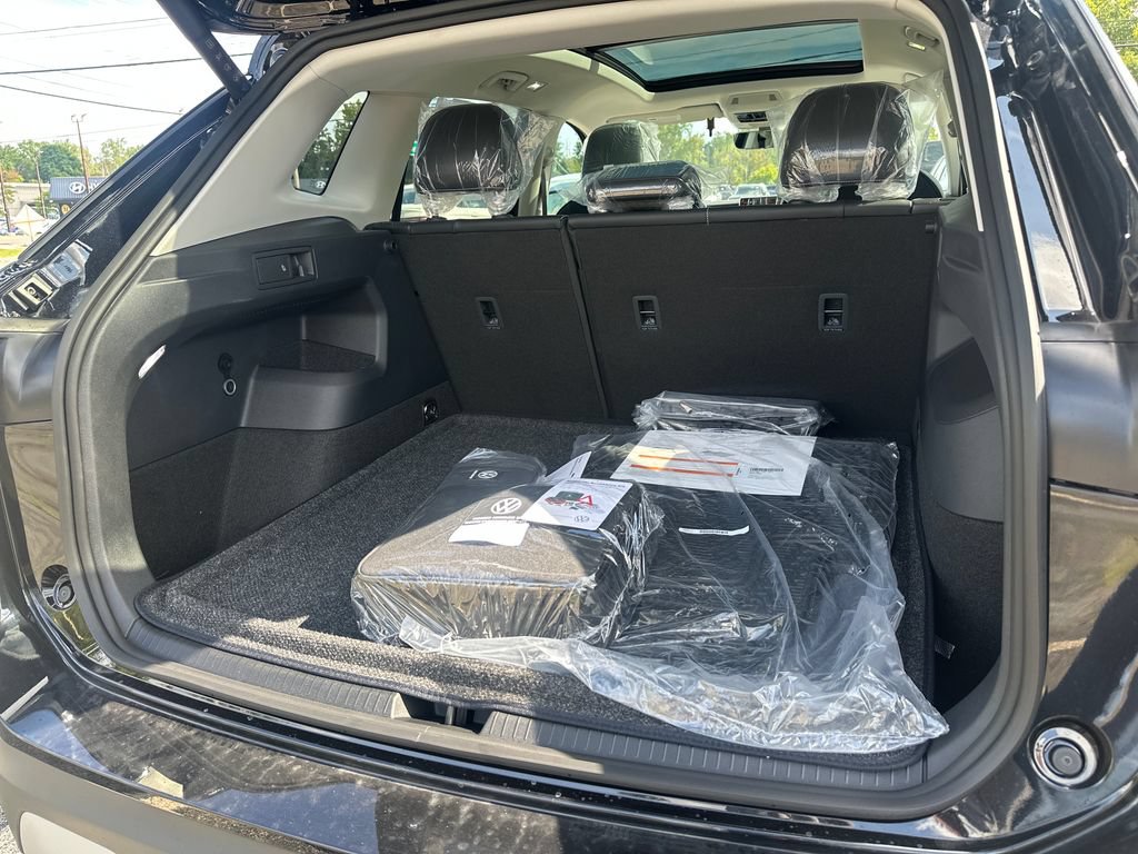 New 2026 Volkswagen Tiguan SE AWD/4WD image 18