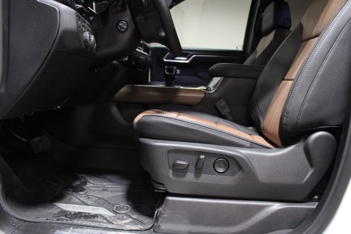 New 2026 Chevrolet Silverado 1500 High Country AWD/4WD image 21