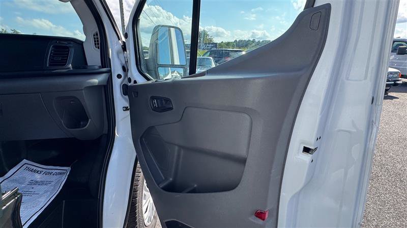 Used 2023 Ford E-Transit Medium Roof RWD image 31