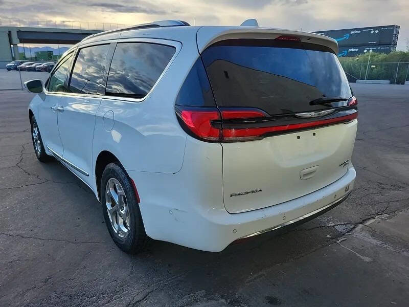 Used 2021 Chrysler Pacifica Limited w/ Premium & Safety Sphere Group AWD/4WD image 4