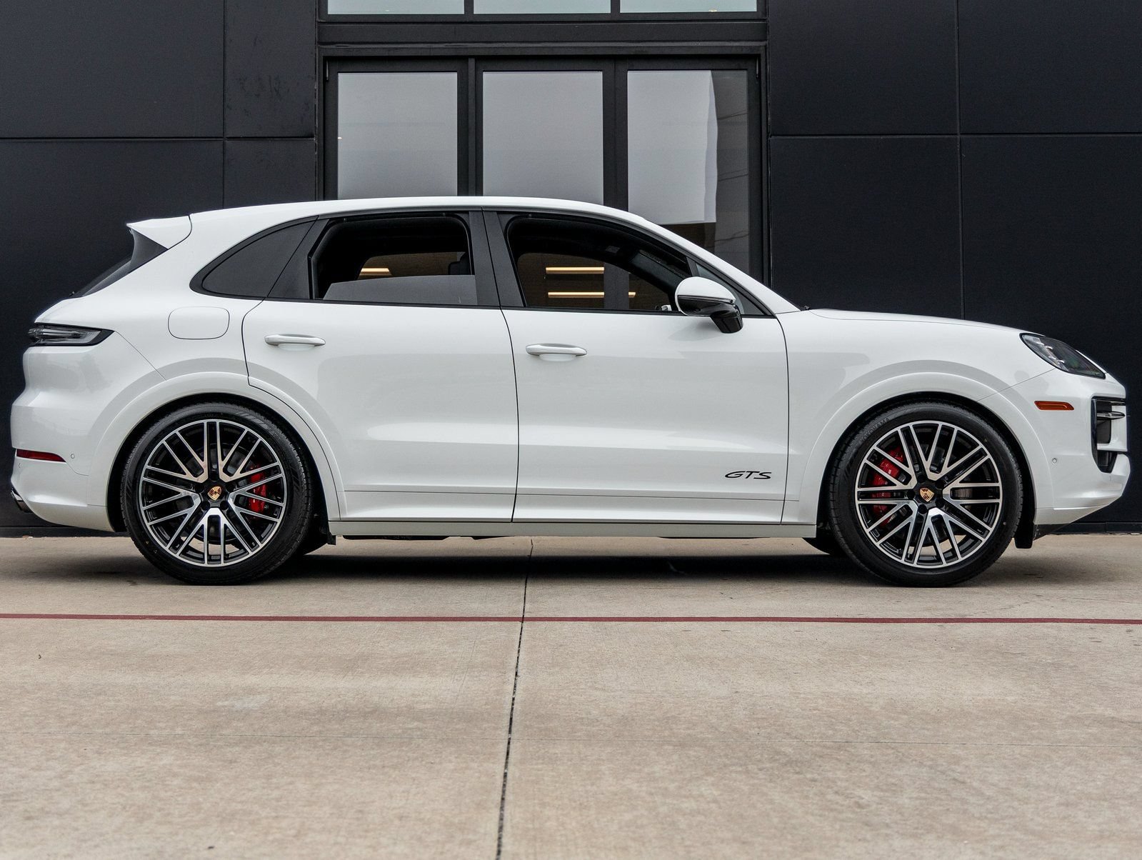 Certified 2026 Porsche Cayenne GTS AWD/4WD image 12