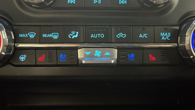 Used 2023 Ford F250 Lariat w/ Lariat Ultimate Package AWD/4WD image 42
