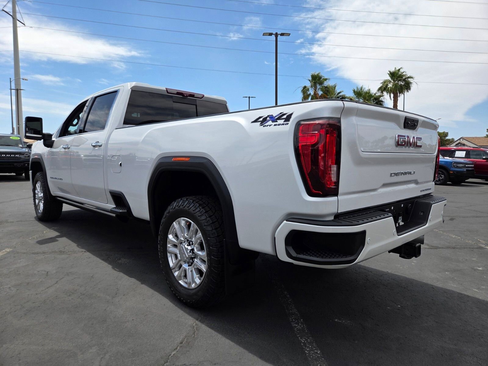 Used 2022 GMC Sierra 3500 Denali w/ Denali Ultimate Package AWD/4WD image 4