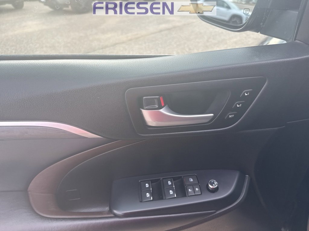 Used 2018 Toyota Highlander Limited w/ Protection Package #3 image 11