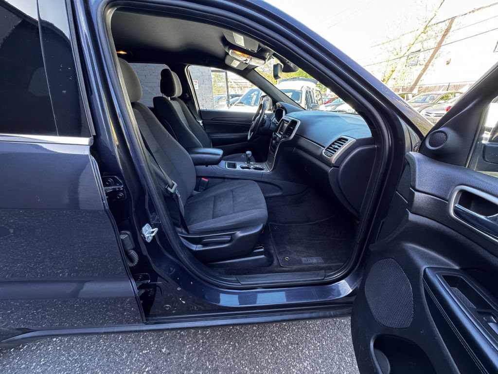 Used 2015 Jeep Grand Cherokee Laredo w/ Quick Order Package 23E AWD/4WD image 17