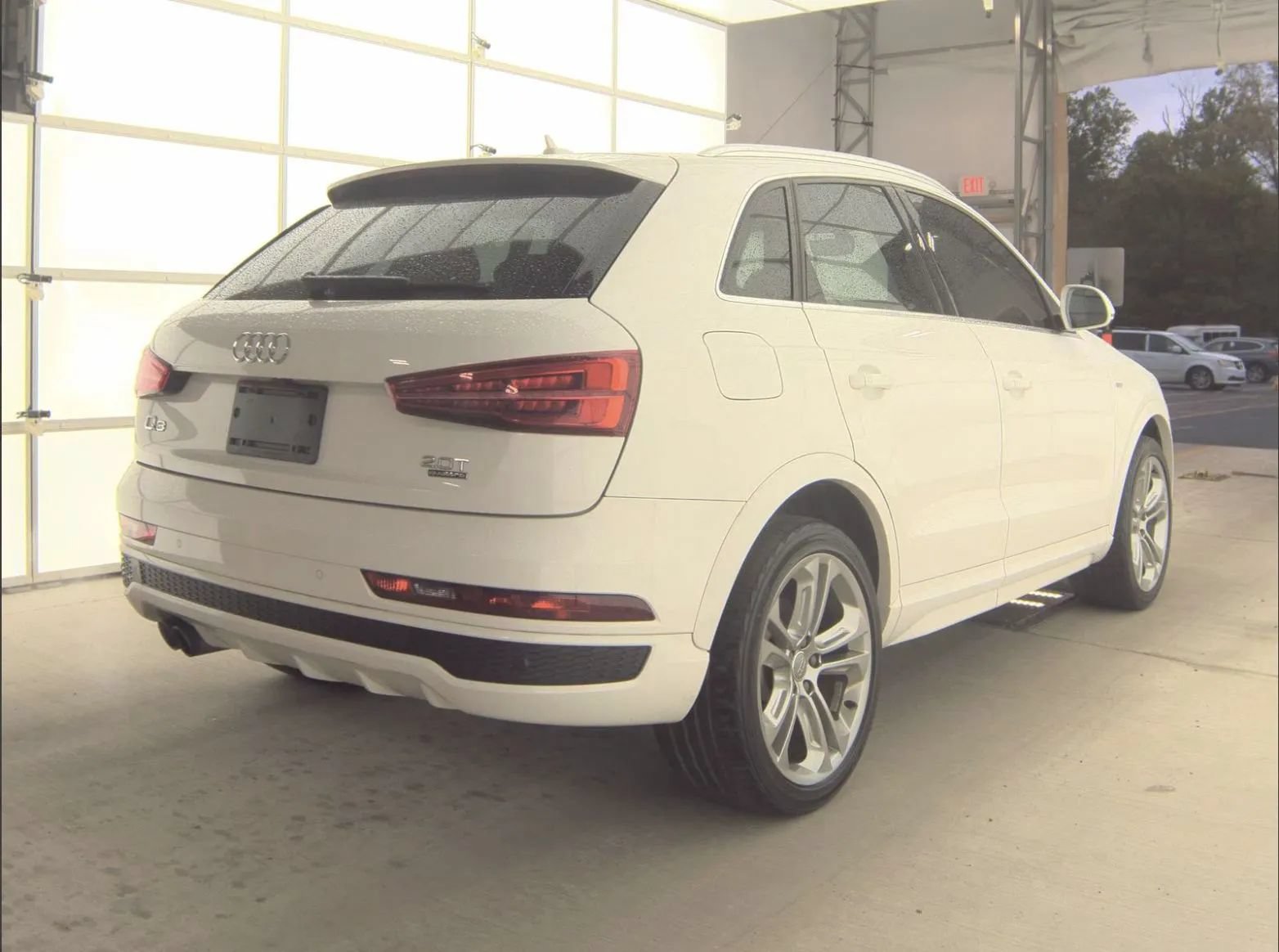 Used 2016 Audi Q3 2.0T Prestige w/ Prestige Package AWD/4WD image 2