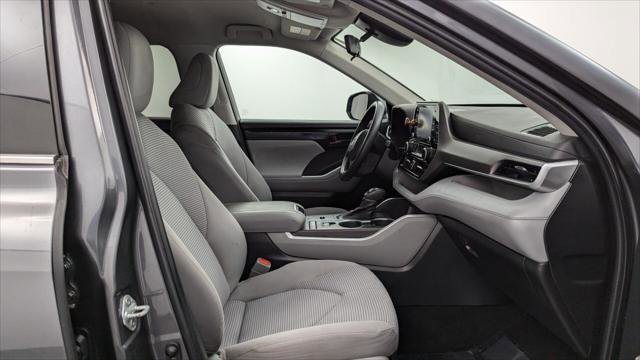 Used 2022 Toyota Highlander L image 21