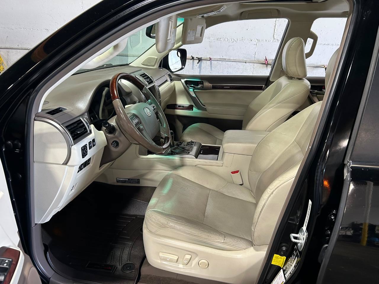 Used 2015 Lexus GX 460 Luxury AWD/4WD image 9