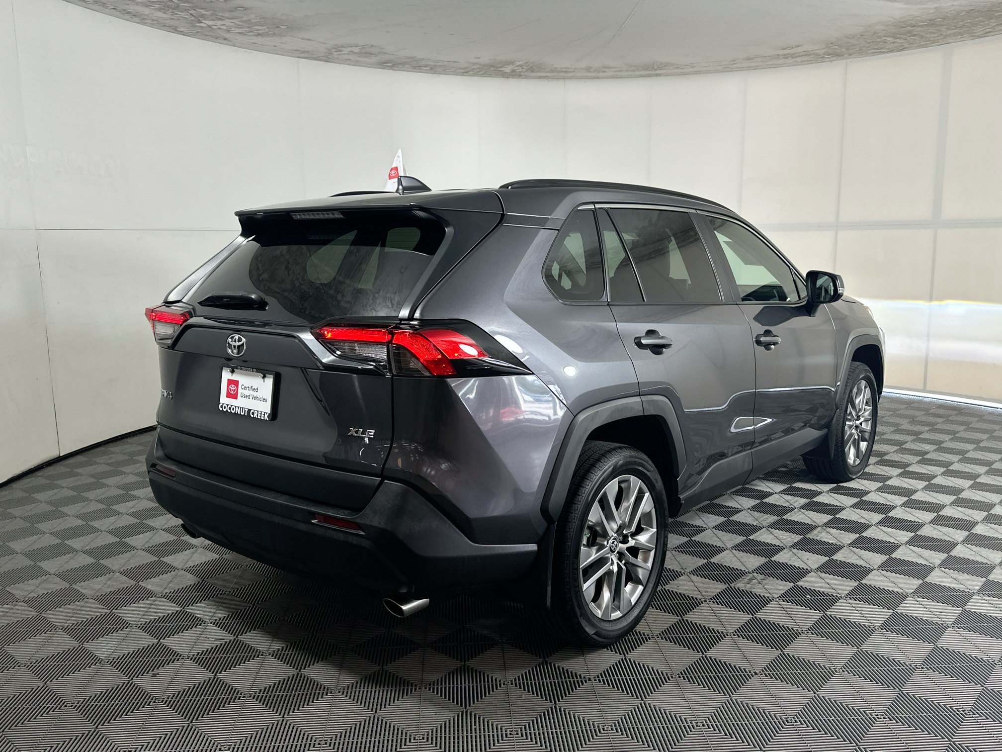 Used 2024 Toyota RAV4 XLE Premium FWD image 3