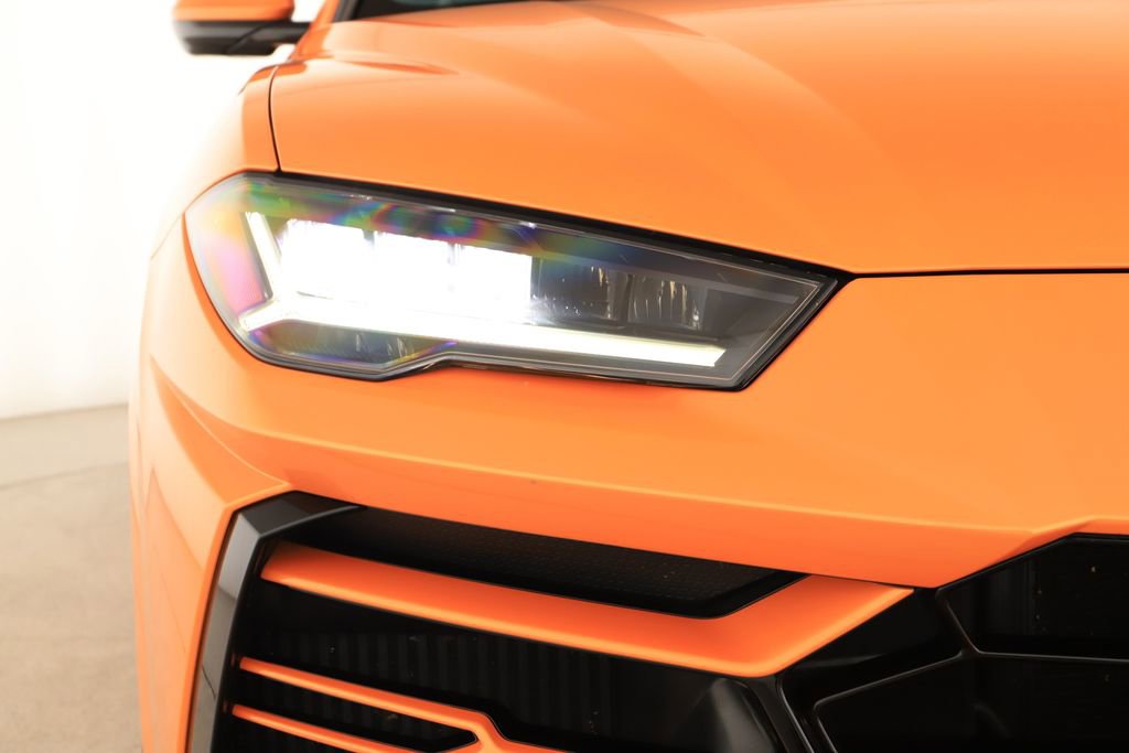 Used 2022 Lamborghini Urus image 35