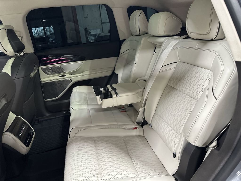 Used 2024 Lincoln Nautilus Black Label w/ Jet Appearance Package (87T) AWD/4WD image 27