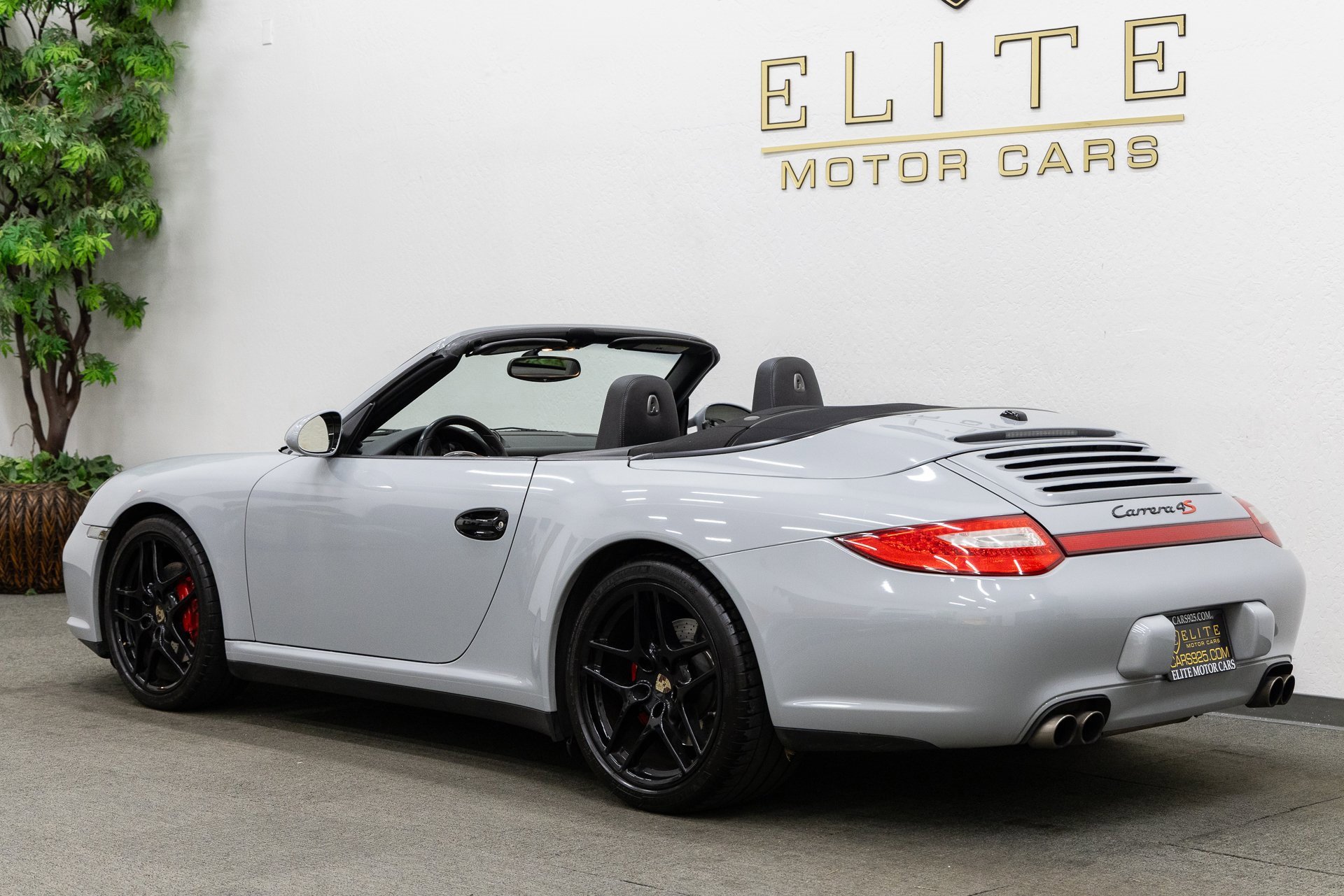Used 2011 Porsche 911 Carrera 4S image 3