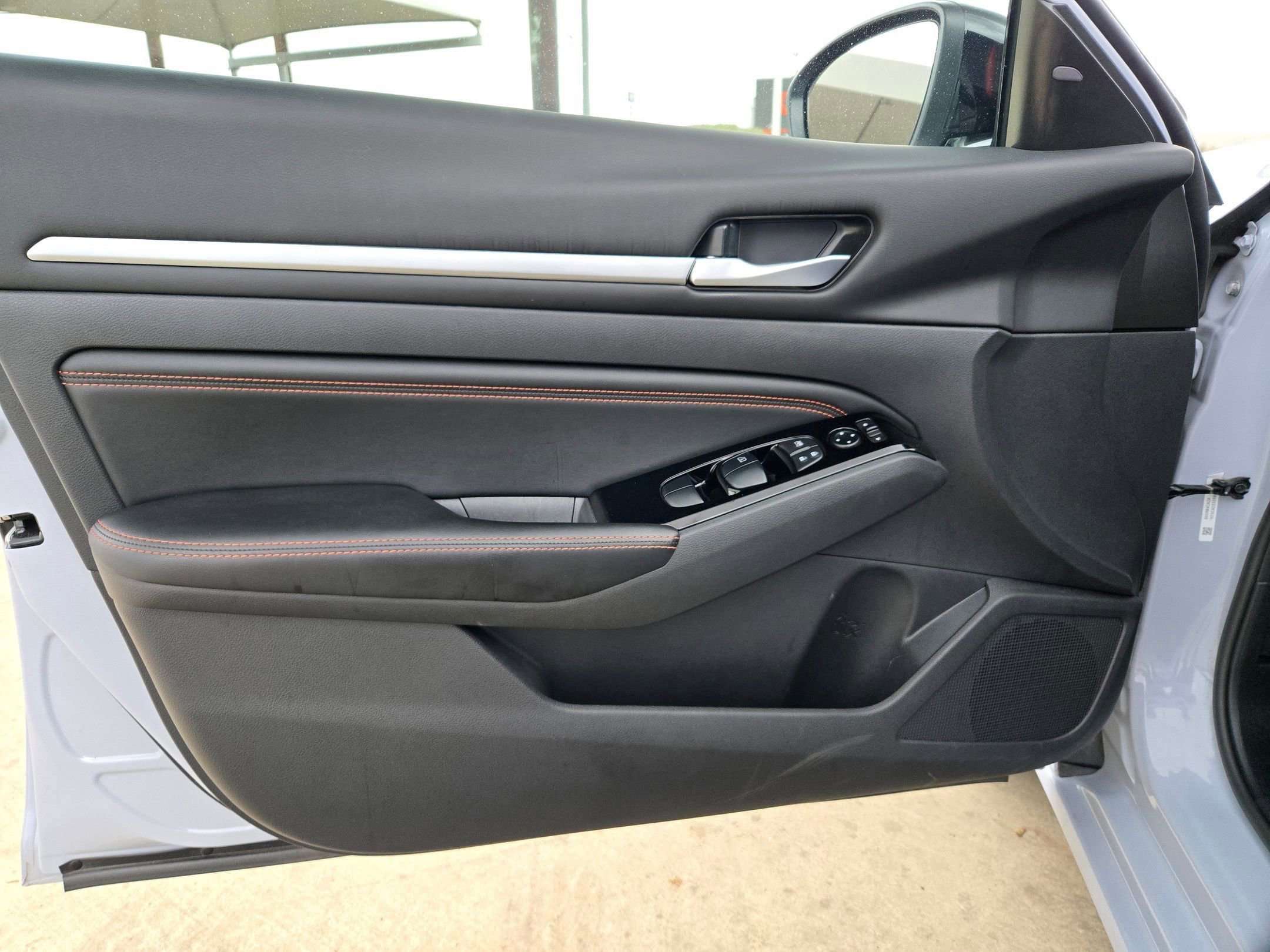 Used 2023 Nissan Altima 2.5 SR image 11