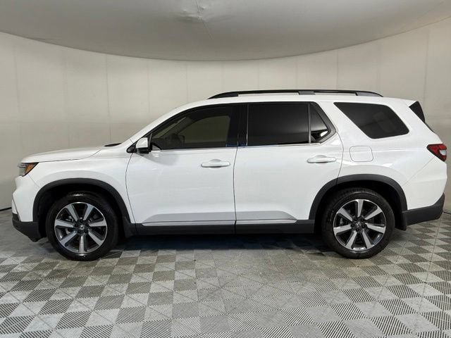 Used 2025 Honda Pilot Touring video 3