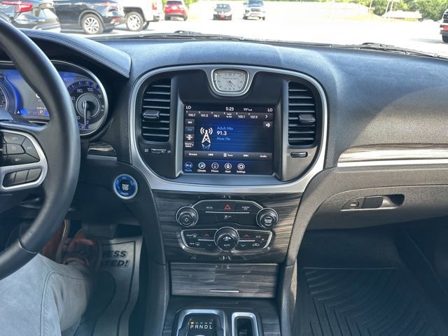 Certified 2021 Chrysler 300 Touring w/ Chrome Appearance Package RWD image 14