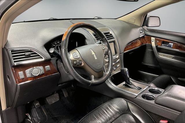 Used 2013 Lincoln MKX FWD image 16