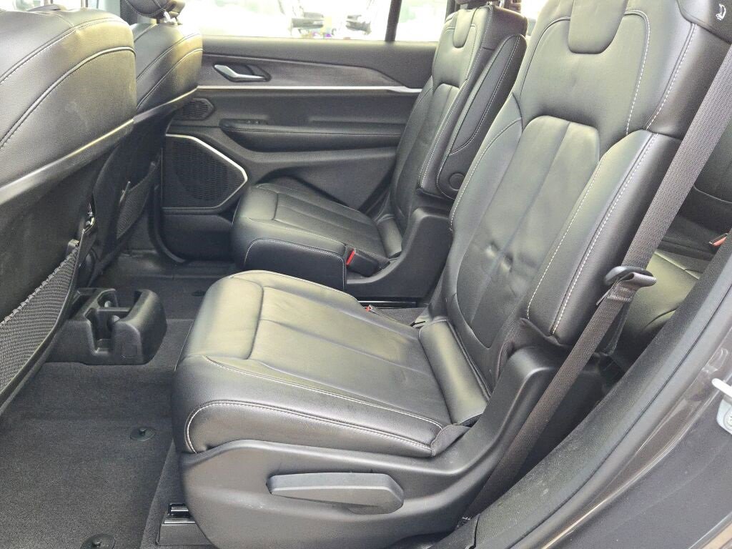 Used 2022 Jeep Grand Cherokee L Limited w/ Trailer Tow Group (B) image 18