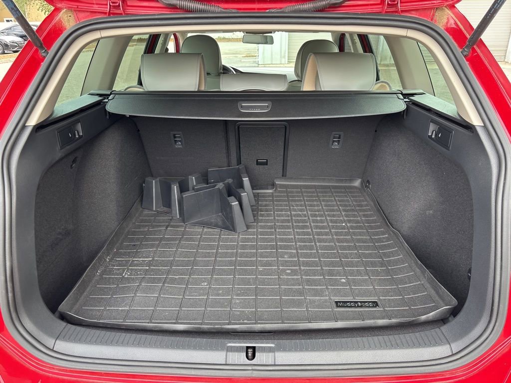 Used 2017 Volkswagen Golf S AWD/4WD image 24