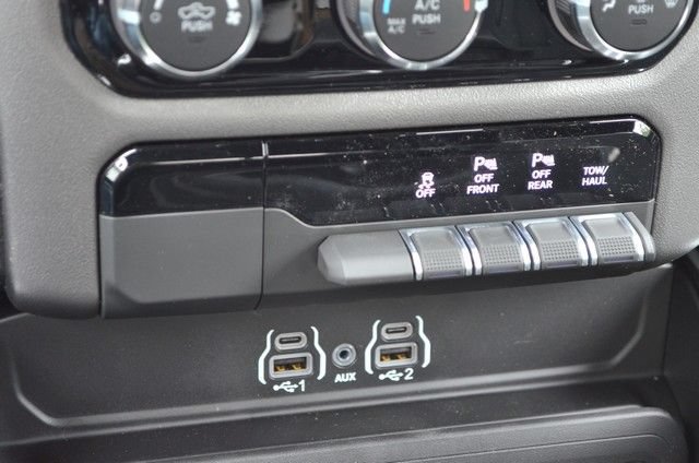 New 2026 RAM 1500 Express AWD/4WD image 26