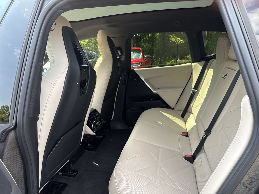 Used 2022 BMW X5 xDrive40i w/ Premium Package AWD/4WD image 23