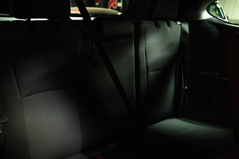 Used 2020 Toyota Highlander LE image 12