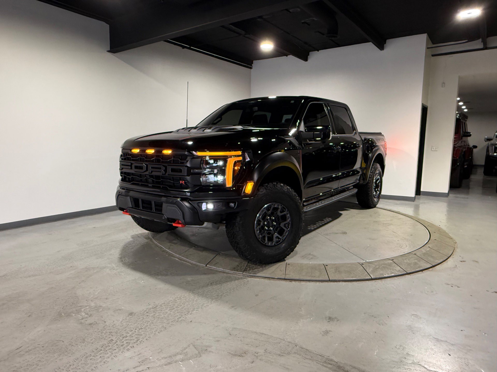 Used 2025 Ford F150 Raptor w/ Equipment Group 803A Raptor R image 4