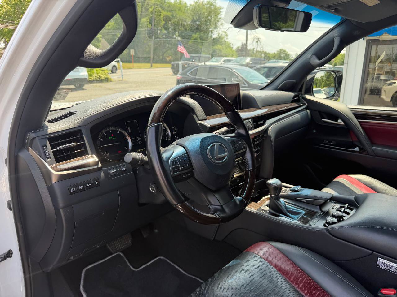 Used 2021 Lexus LX 570 4WD w/ Inspiration Series #2 image 10