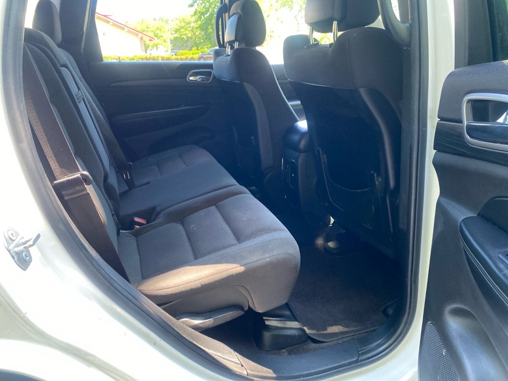 Used 2019 Jeep Grand Cherokee Laredo AWD/4WD image 21