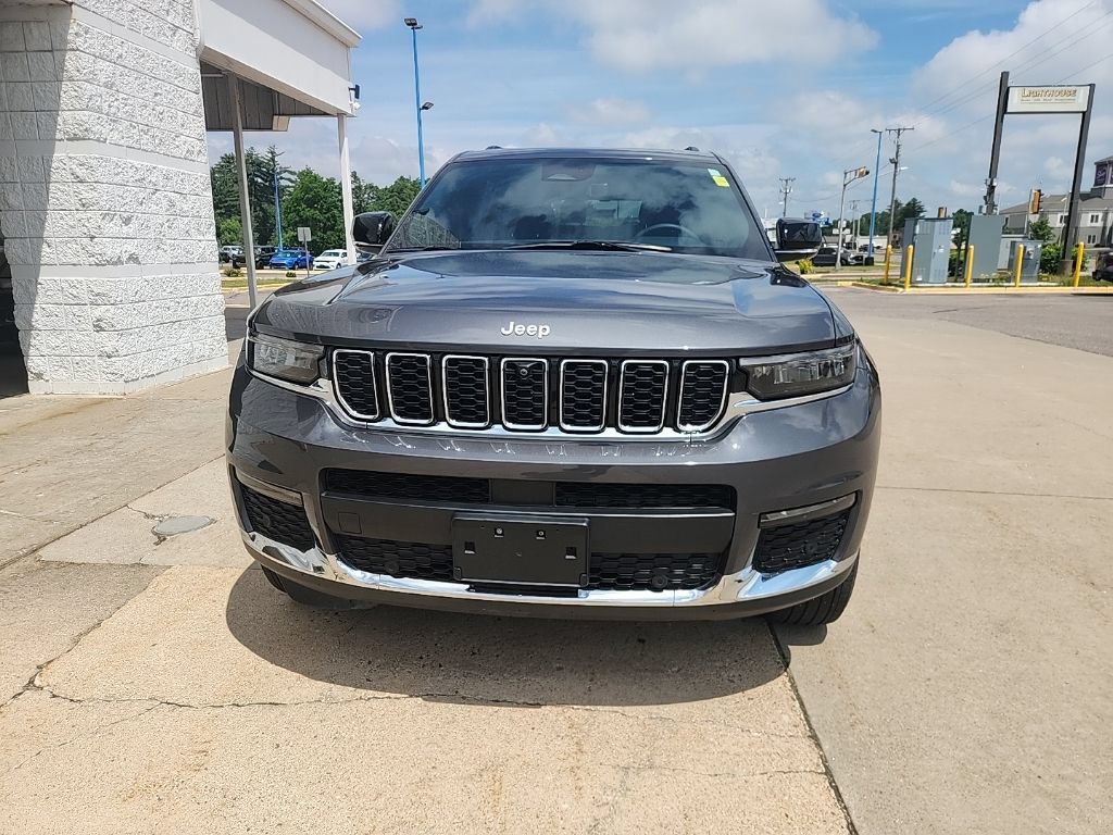 Used 2024 Jeep Grand Cherokee L Limited w/ Luxury Tech Group II AWD/4WD image 3