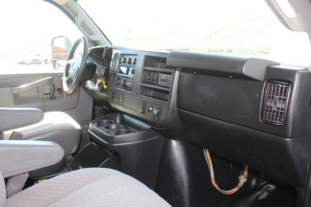 Used 2017 Chevrolet Express 3500 RWD image 14