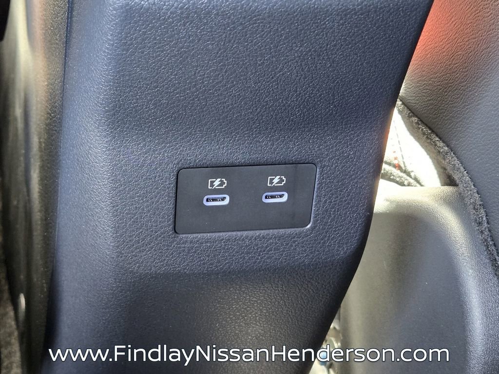 Used 2025 Nissan Kicks SR AWD/4WD image 12