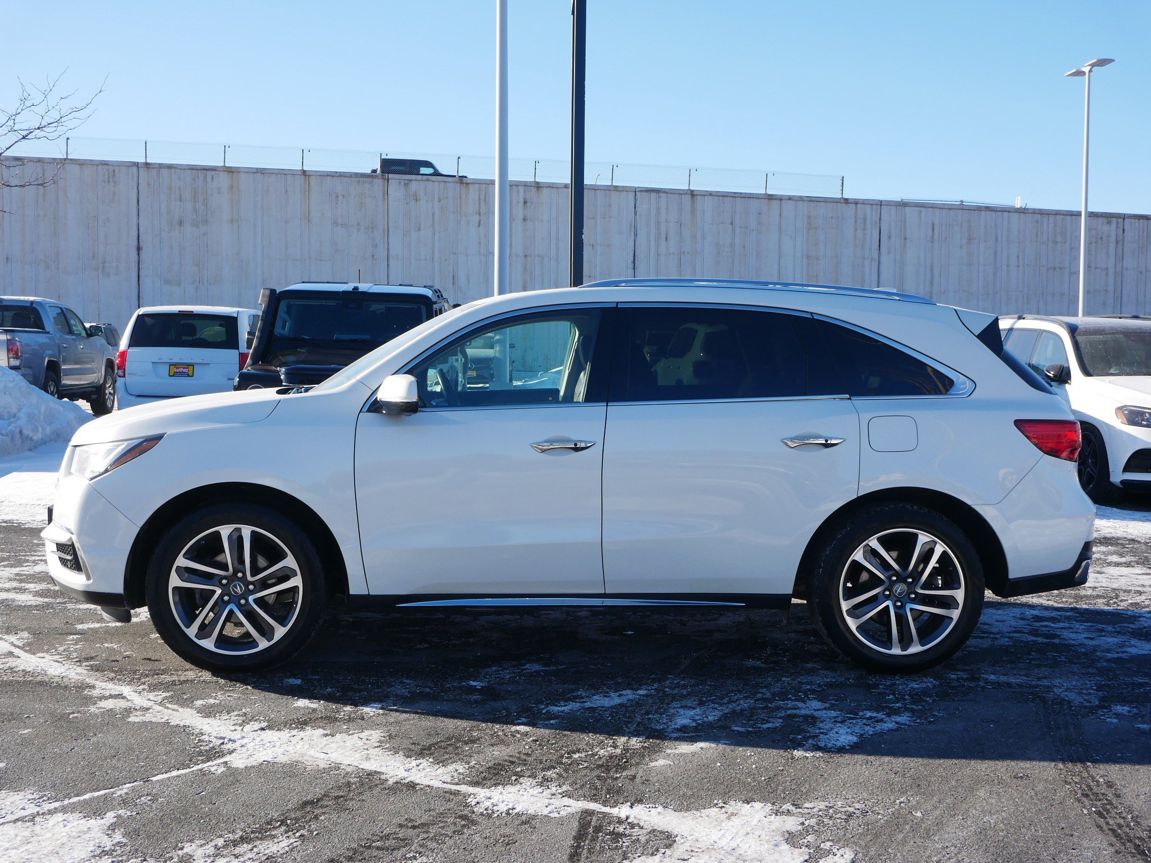 Used 2017 Acura MDX SH-AWD w/ Advance Package image 12