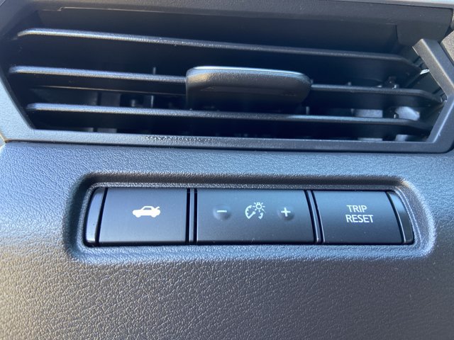 Used 2025 Nissan Altima 2.5 SV FWD image 44