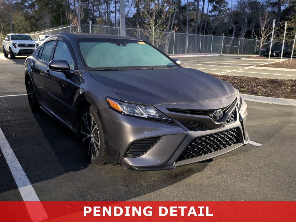 Used 2018 Toyota Camry SE w/ Moonroof Package image 1