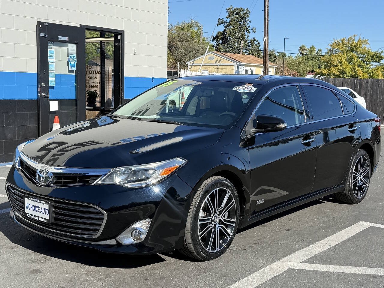Used 2015 Toyota Avalon XLE Touring Sport Edition FWD image 3