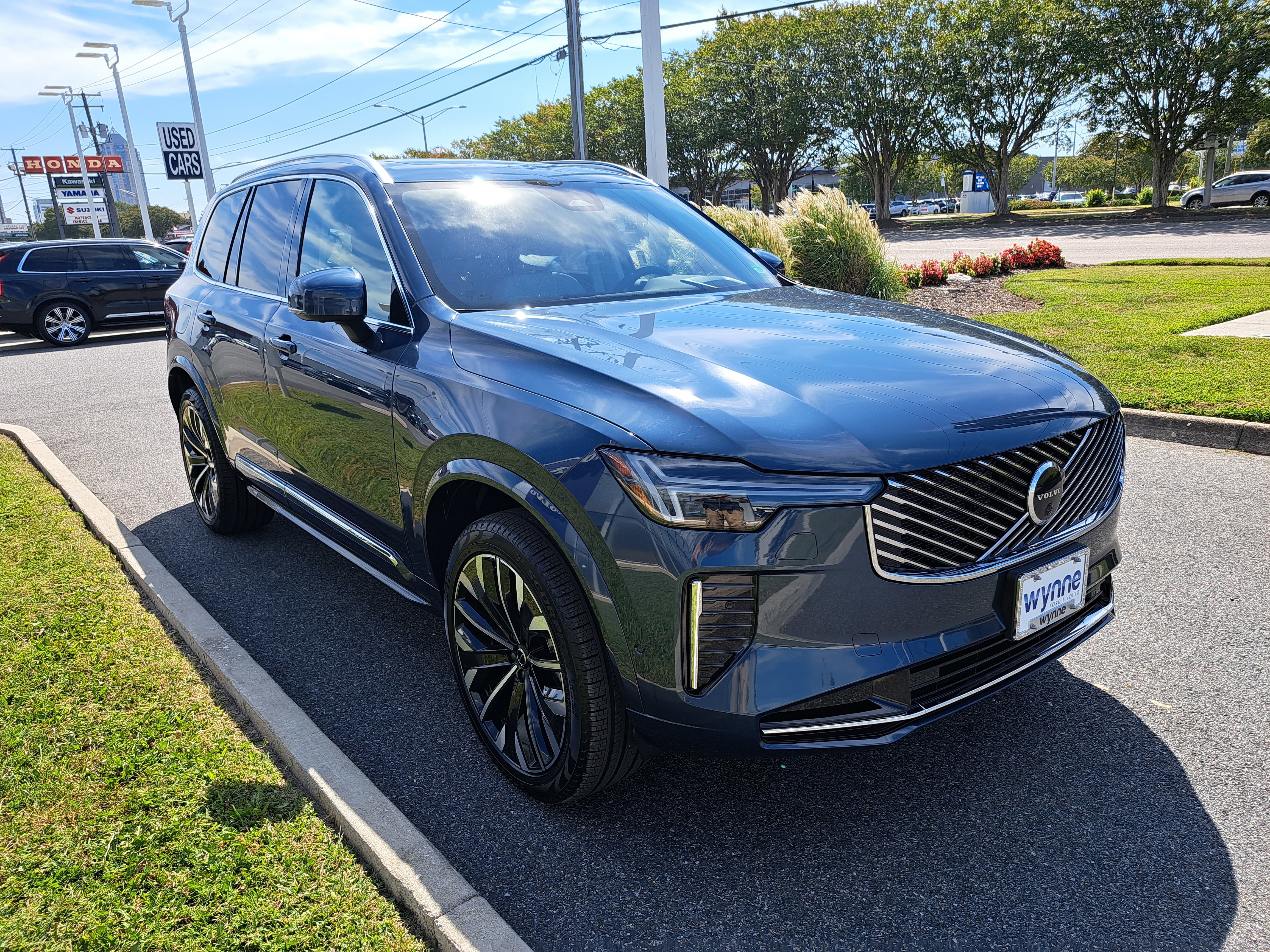 New 2026 Volvo XC90 B6 Ultra image 2