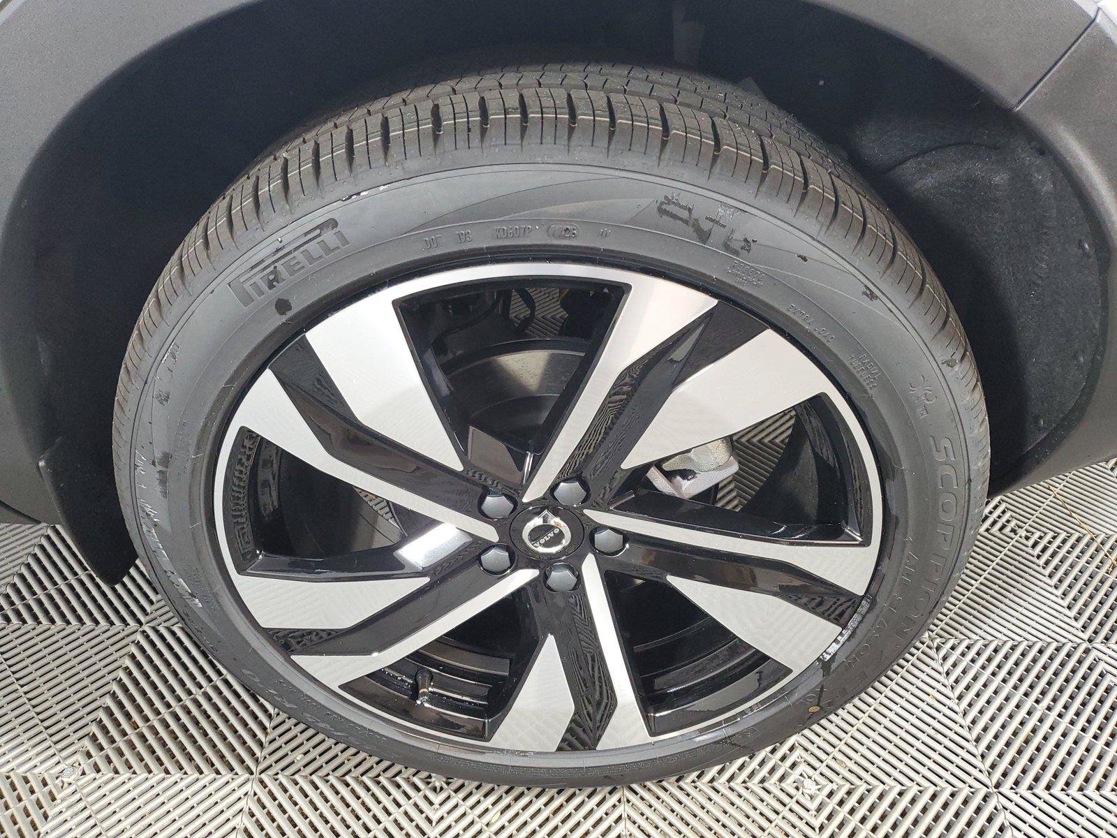New 2026 Volvo XC40 B4 Plus w/ Protection Package Premier FWD image 11