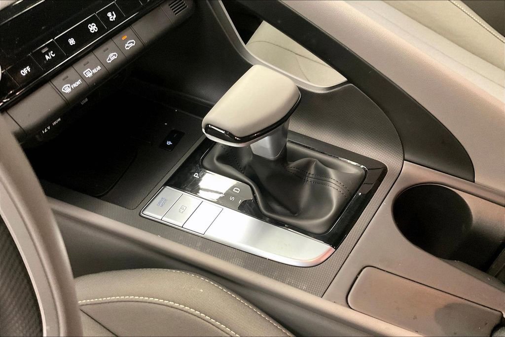 Certified 2025 Hyundai Elantra Sport w/ Cargo Package FWD image 15