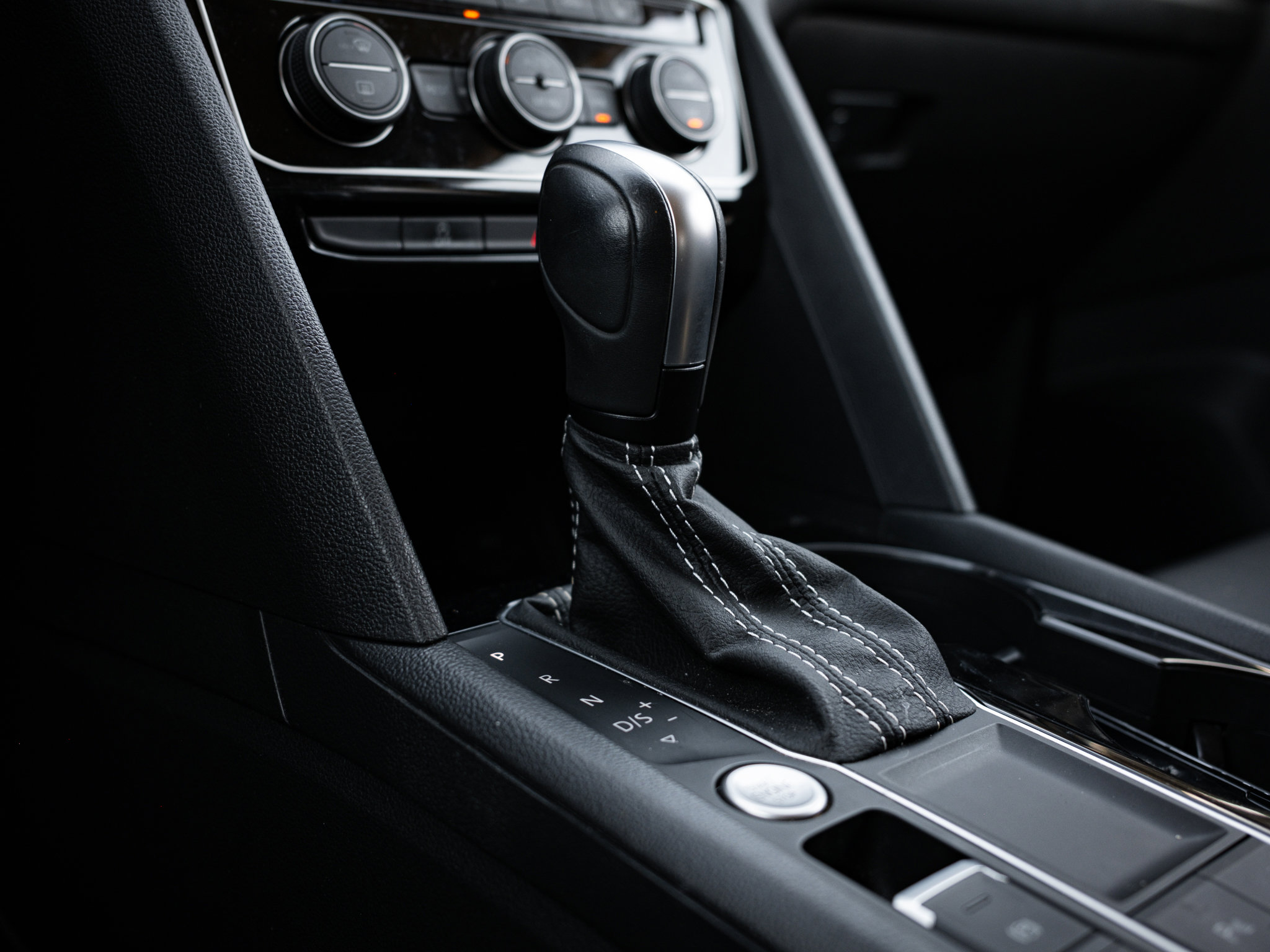 Used 2023 Volkswagen Atlas SE image 24