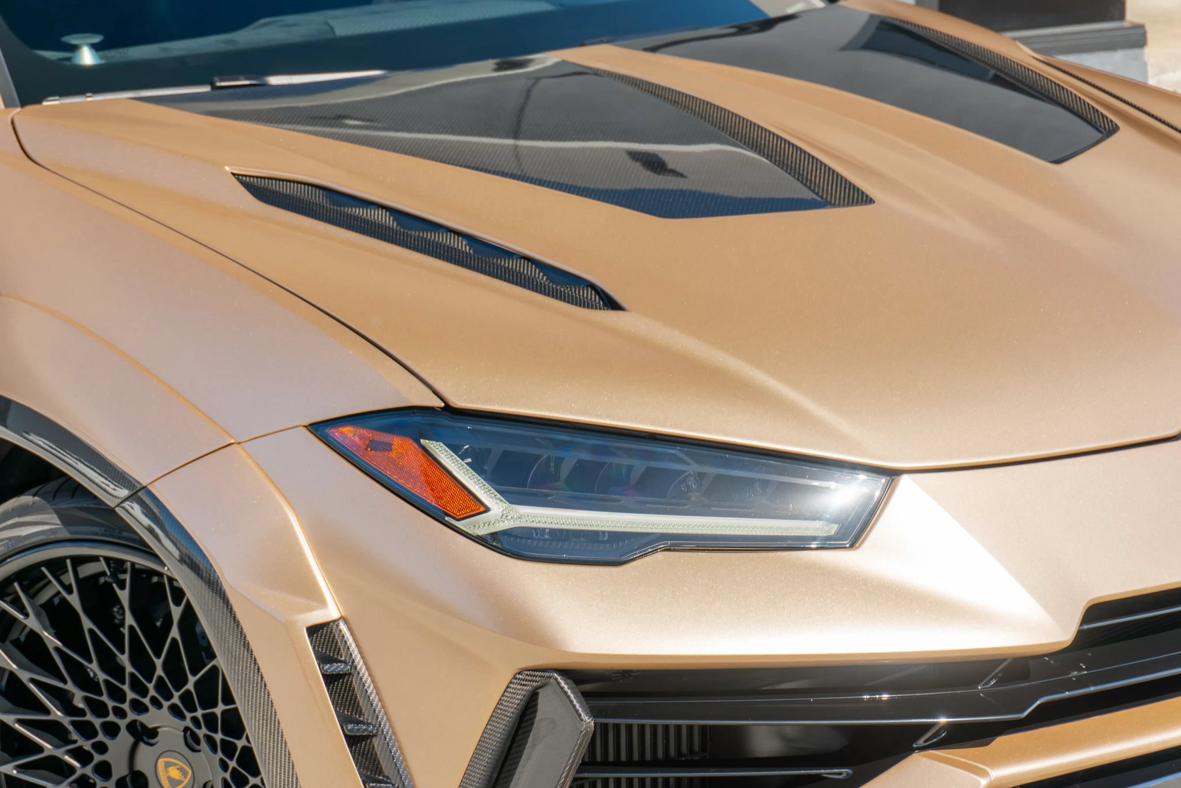 Used 2023 Lamborghini Urus Performante AWD/4WD image 30