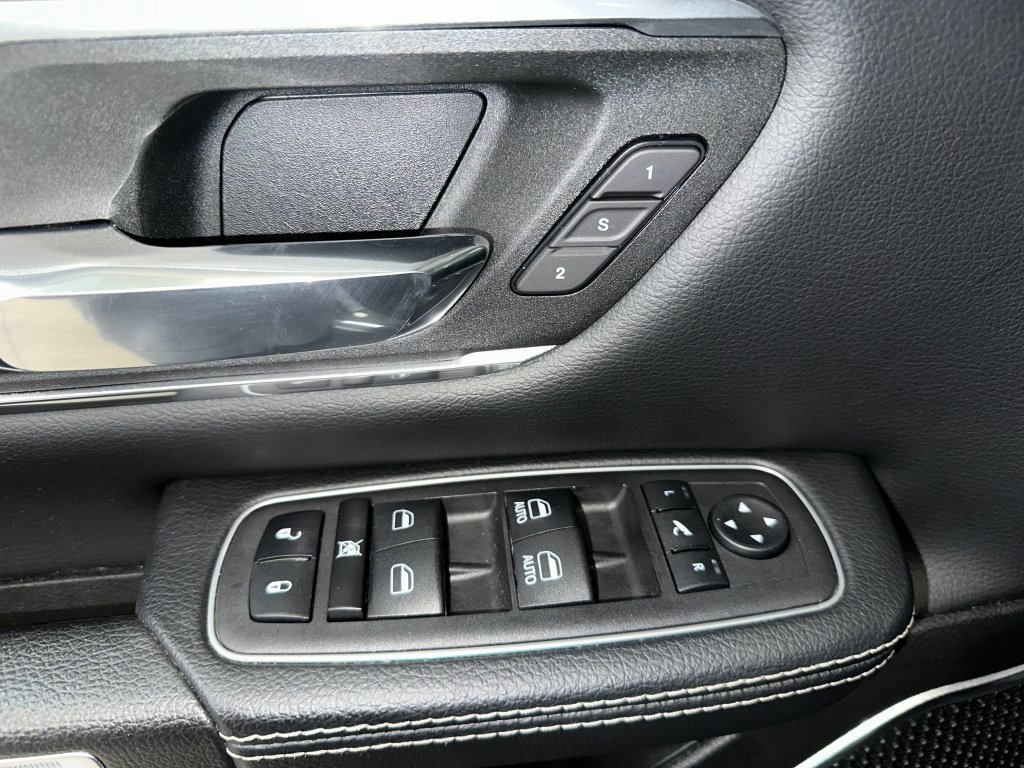Used 2023 RAM 1500 Laramie AWD/4WD image 8