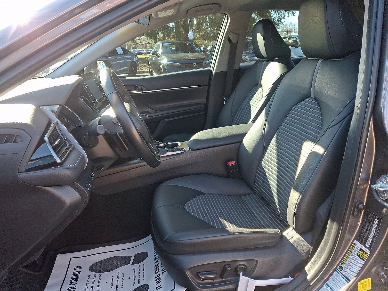 Used 2023 Toyota Camry SE image 13