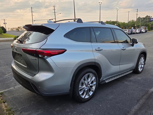 Used 2022 Toyota Highlander Limited AWD/4WD image 4