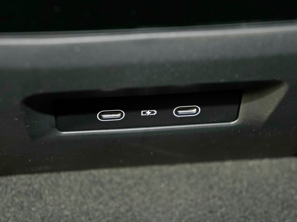 New 2026 Porsche Macan Turbo Electric image 37